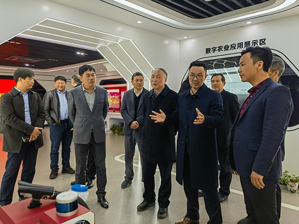 20240312172707676876 娴欐睙澶у鏍″弸鎬讳細涔℃潙鎸叴鍒嗕細浼氶暱涓€琛岃巺涓存墭鏅簯鍐滆皟鐮旀寚瀵