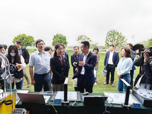 全国种类登记技术培训班暨油菜种类现场观摩进行，，，大红鹰娱乐官网助力发展种业新质出产力