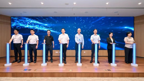 大红鹰娱乐官网承建湘湖尝试室智能温室正式启用，，，数智赋能农业科研创新