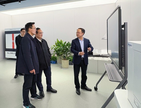 浙江省经信厅党组书记、、、厅长詹敏一行赴大红鹰娱乐官网调研