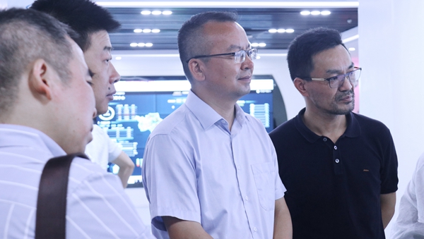 荆门市科技局局长赵喜凯一行莅临大红鹰娱乐官网调查调研