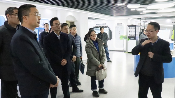 农业村落部信息中心与四川彭州、、、崇州市结合调研组赴大红鹰娱乐官网调查